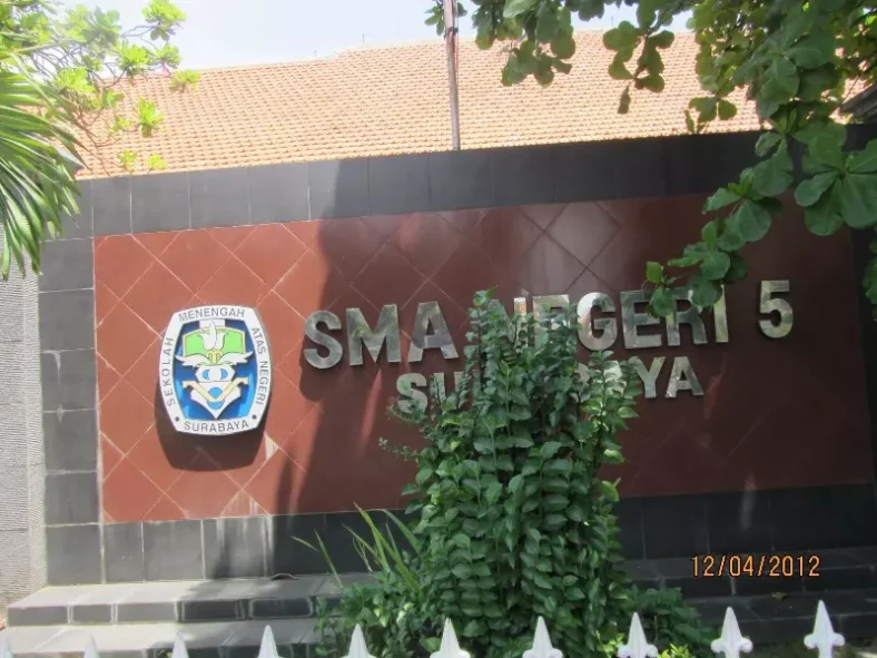 Daftar 15 SMA Terbaik di Surabaya 2024-2025