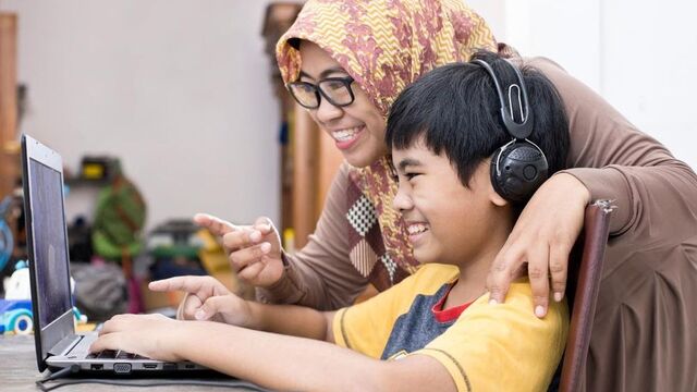 Evaluasi Pembelajaran Berbasis Aplikasi Ruangguru di SMA