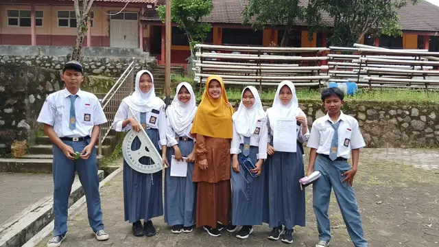 Analisis Keterlibatan Siswa SMA dalam Kegiatan Sosial
